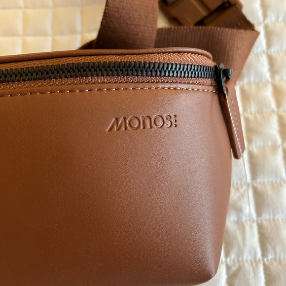 MON1500 Crafted with water-resistant, ultra microfiber vegan leather, the - Picture 6 of 10